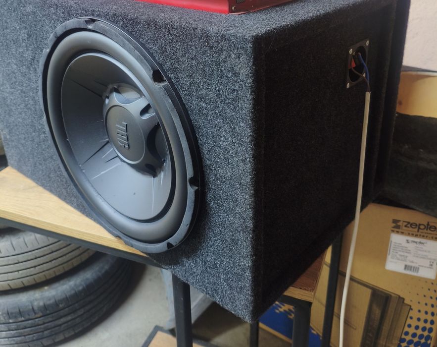 Сабвуфер с усилителем