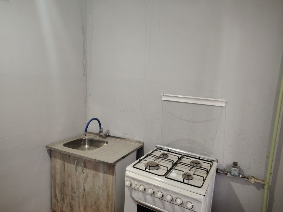 1 комнатная квартира город Чирчик, около детской больницы