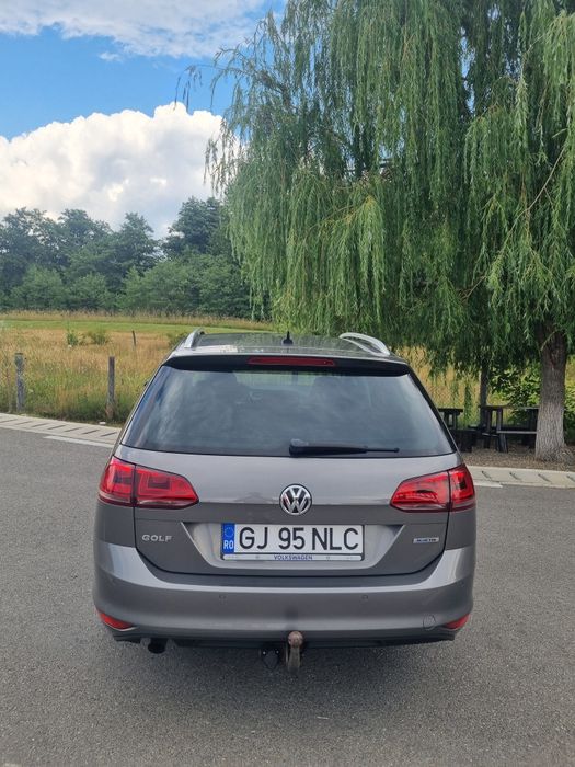 Vând Golf 7 1.6 TDI 110 Highline euro 6( 2 x rânduri de jante)