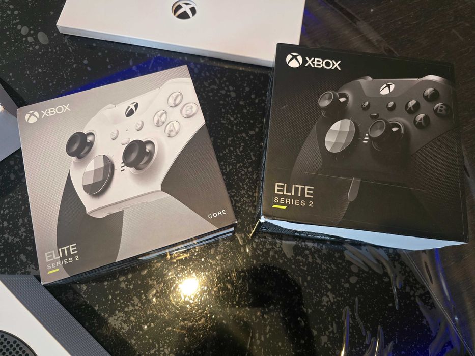 Xbox Series S + 2 бр. контролери Xbox Elite Series 2