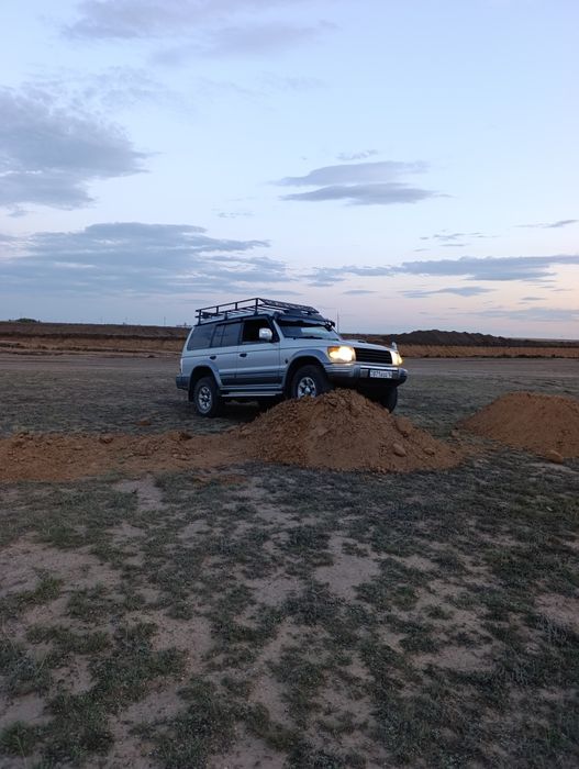 Автомобиль Паджеро 2