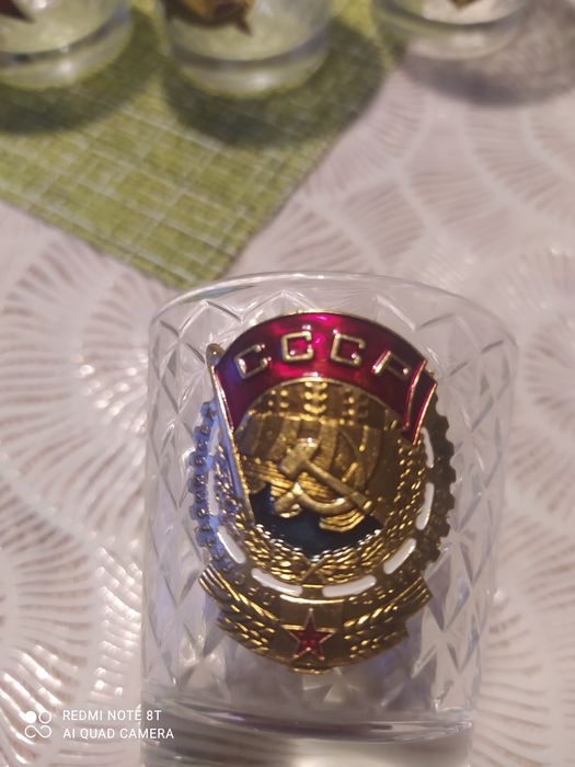 Продаю праздничный набор графин с рюмками