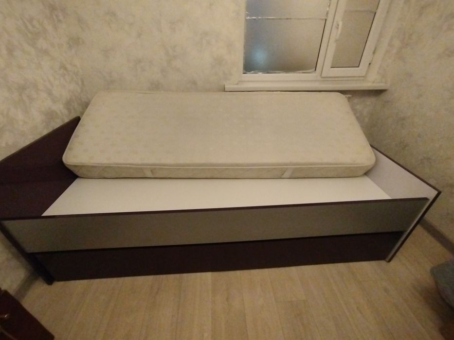 Кравать срочно продаю