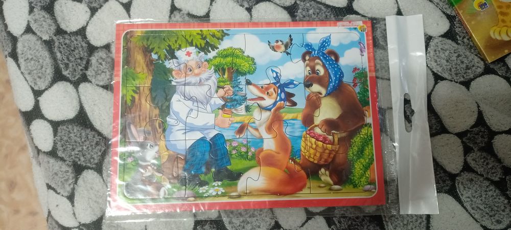 Книги с окошками
