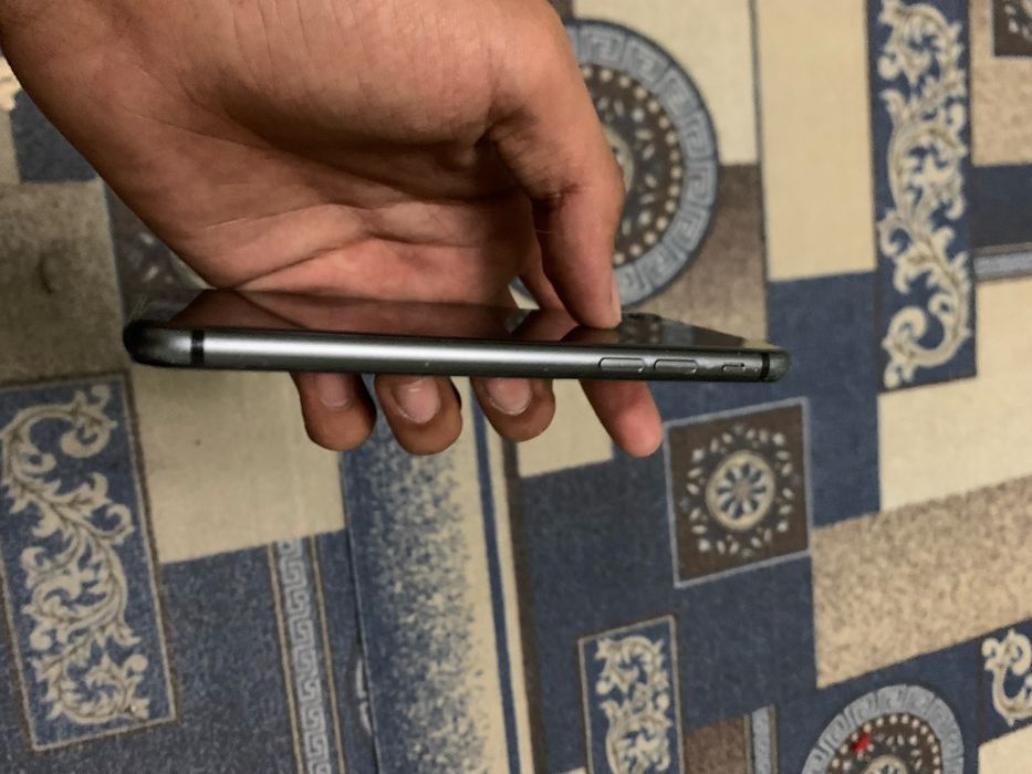 Iphone 8 sotiladi