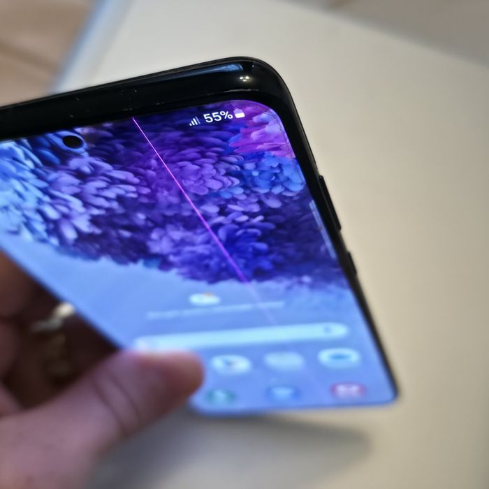 Samsung S20 plus, 128 GB, dunga mov pe display