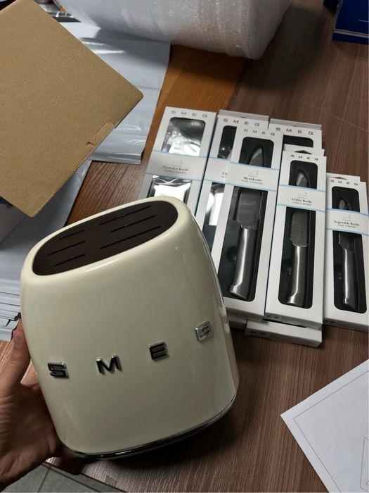 Smeg набор ножей бежевый