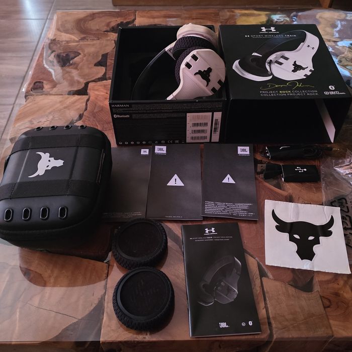 Безжични слушалки The Rock Under Armour