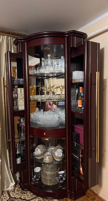 Угловой шкаф бар