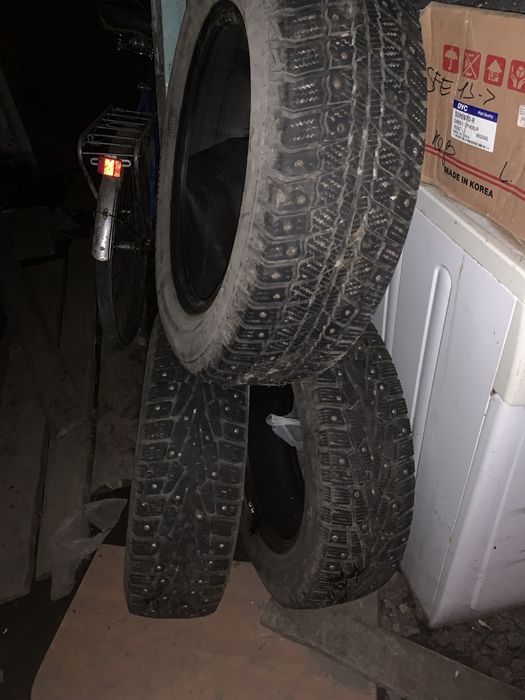 Продам зимнюю резину шипы