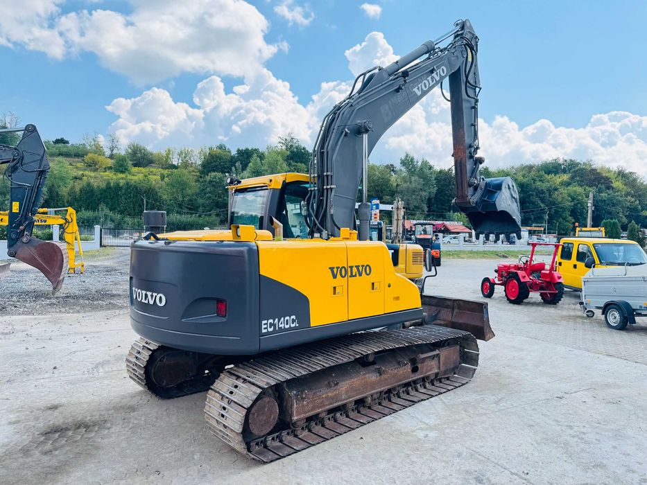 Excavator pe senile cu lama Volvo EC 140 CL, an 2009, 15 tone, 2x cupe