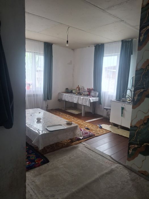 Үй сатылады 10×15 жана үй