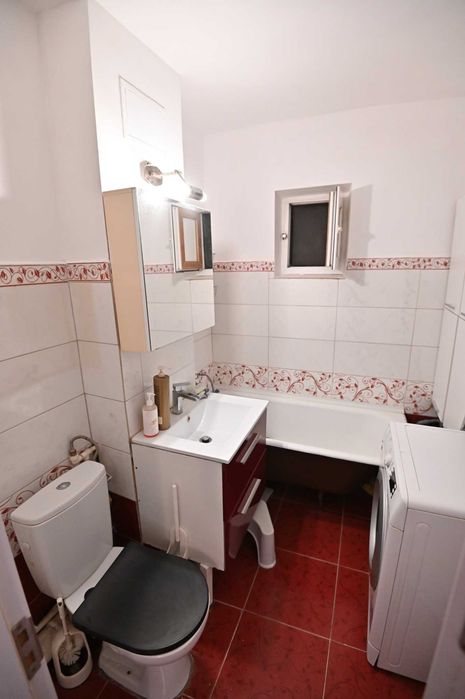 Apartament decomandat renovat complet, centrală proprie, zonă liniștită - Direct de la proprietar