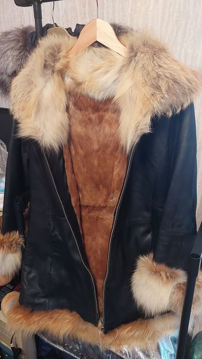 Продам верхнюю одежду и вещи