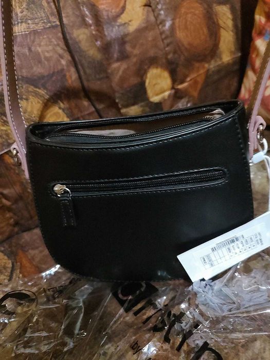 НОВА!!! Модерна и кокетна дамска чанта