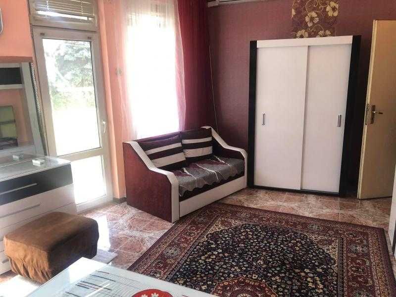 Дава се под наем Двустаен апартамент в Бургас, Център - 61 кв.м за 408 € - Снимка #3