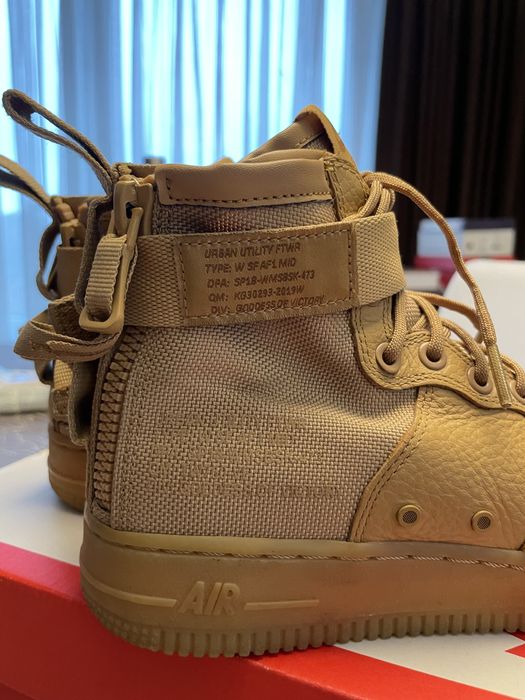 Limited Retro Nike Air Force 1 Mid