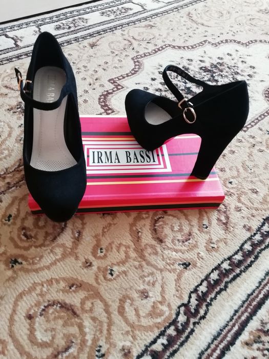 Туфли замшевые продаются