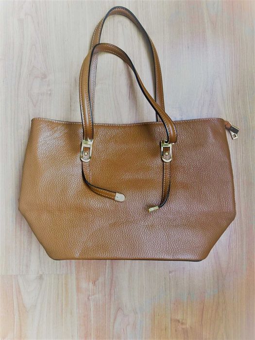 Дамска чанта в цвят коняк,естествена кожа