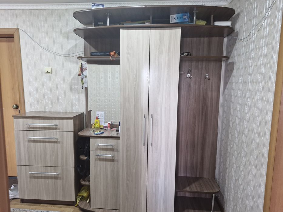 Прихожая,обувница