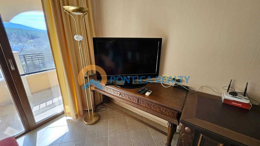 Предлагаме светъл и просторен двустаен апартамент в престижния комплекс Реджина Маре