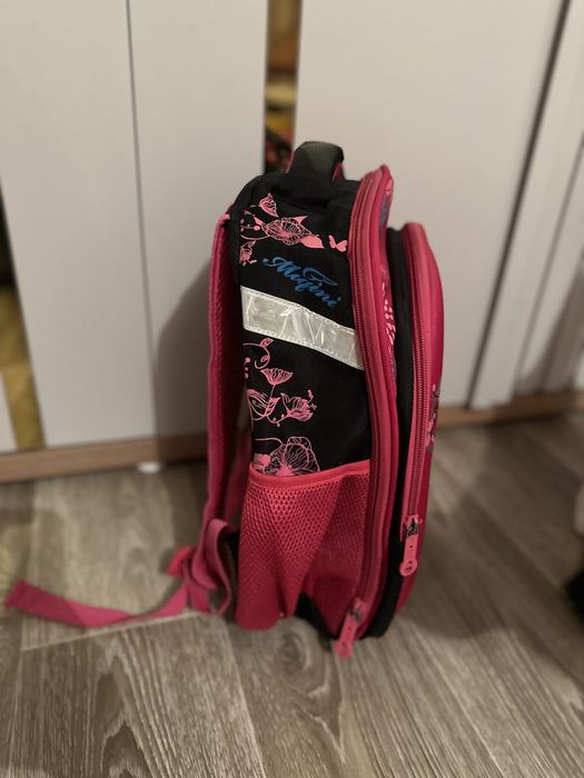 Продам рюкзак для девочки