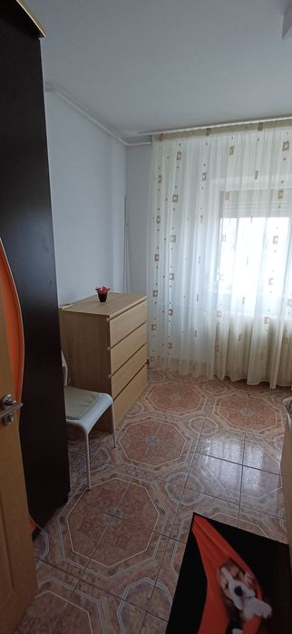 Inchiriez apartament 2 camere decomandat/ Prima inchiriere