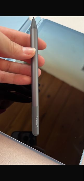 Tableta Lenovo noua.