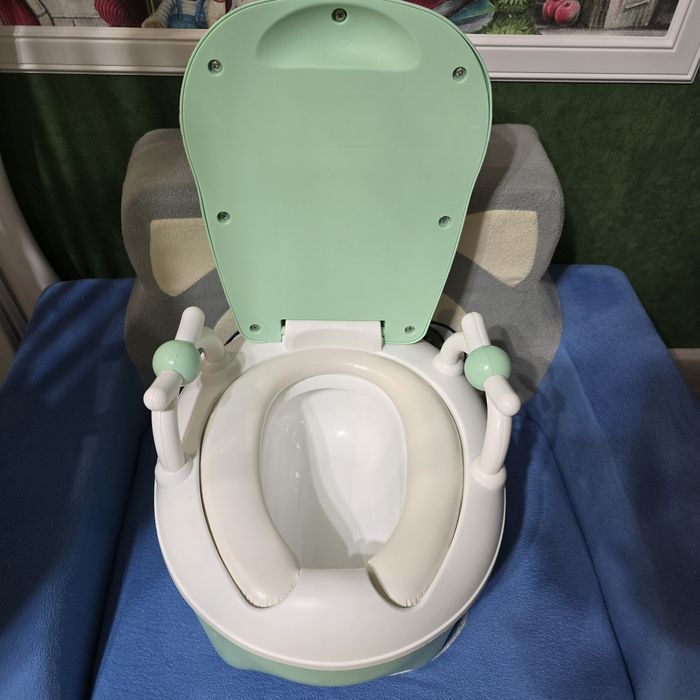 Продам детский горшок