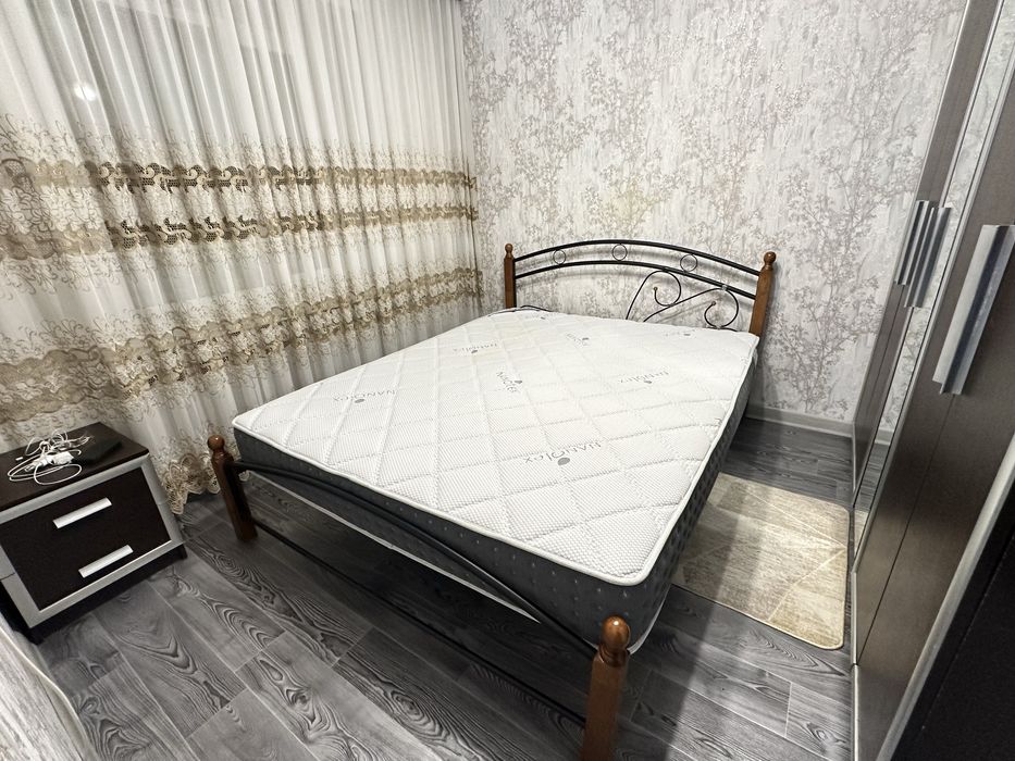 Продам кровать с матрасом 160×200