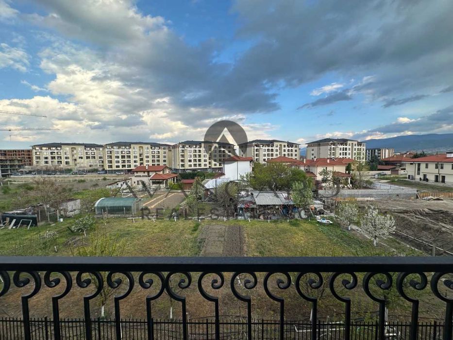 Продава се Двустаен апартамент в Пловдив, Остромила - 81 кв.м за 1028 €/кв.м - Снимка #13