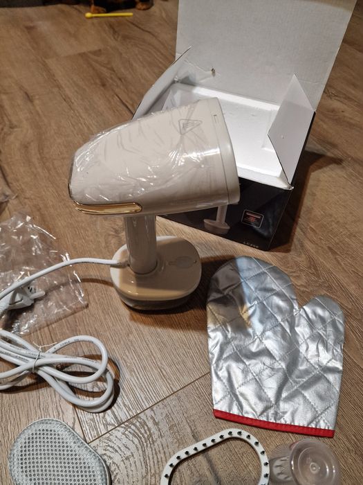 Steamer / Perie / Aparat de călcat - Fier de călcat cu abur