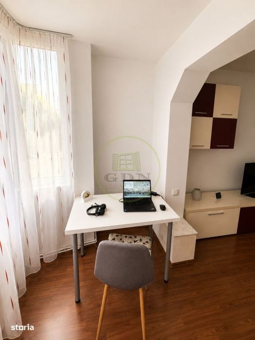 INCHIRIERE APARTAMENT 3 camere pet friendly Astra Brasov cu loc de par
