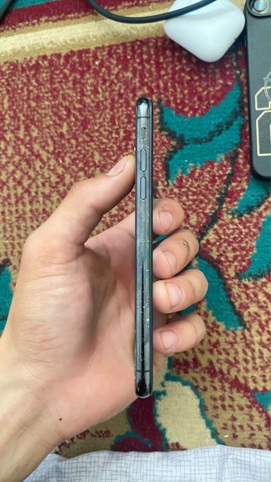 Айфон X 64гегабайт