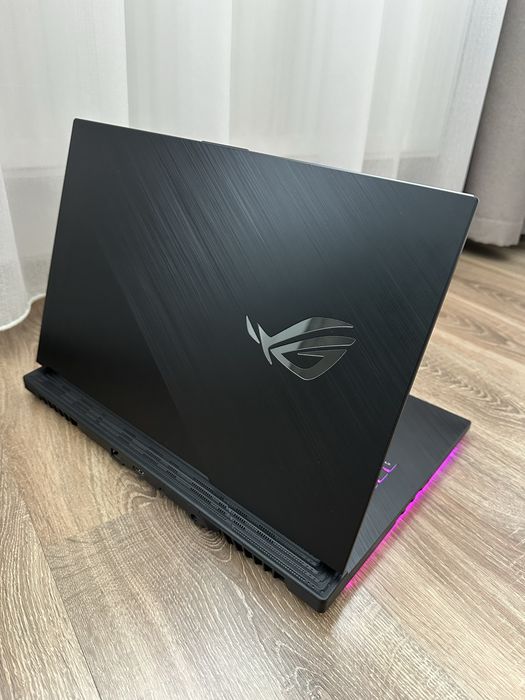 Laptop Gaming Asus ROG G712L 17”