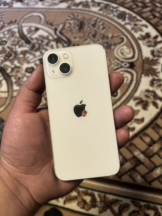 Vând iPhone 13  arata bine