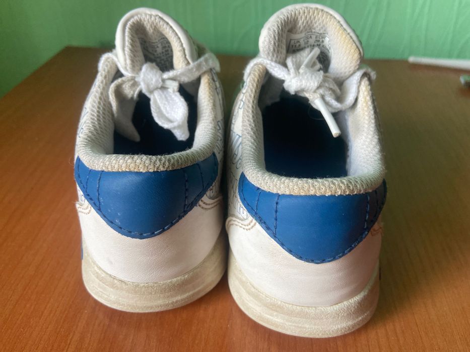 Кроссовки 30 р. 19 см стелька