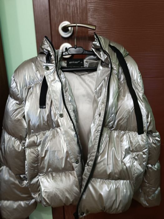 Продавам Дамско зимно яке