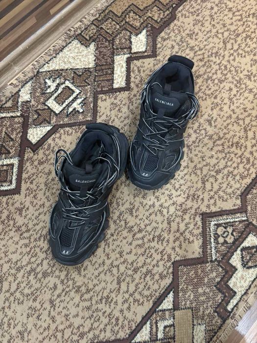 Продавам balensiaga