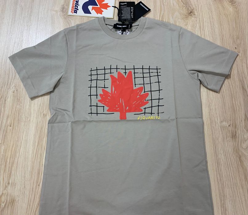 Нови мъжки тениски в сиво Dsquared D2 налични