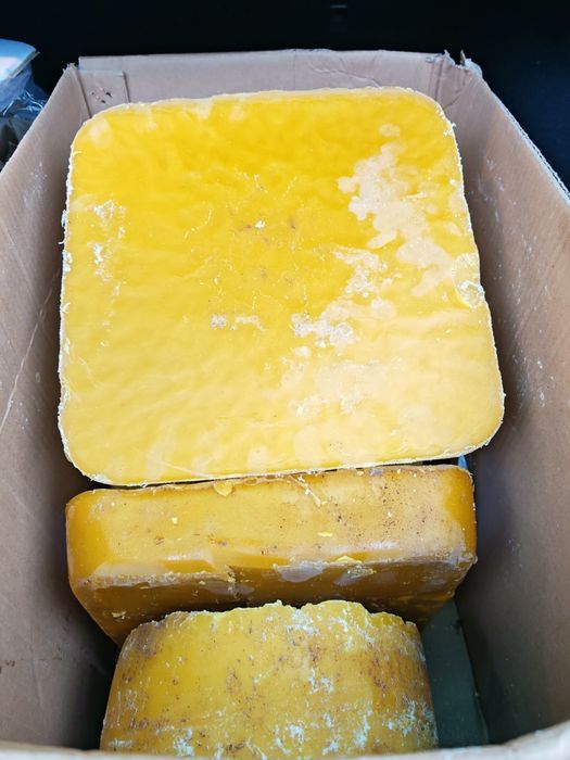 Vând ceara naturala