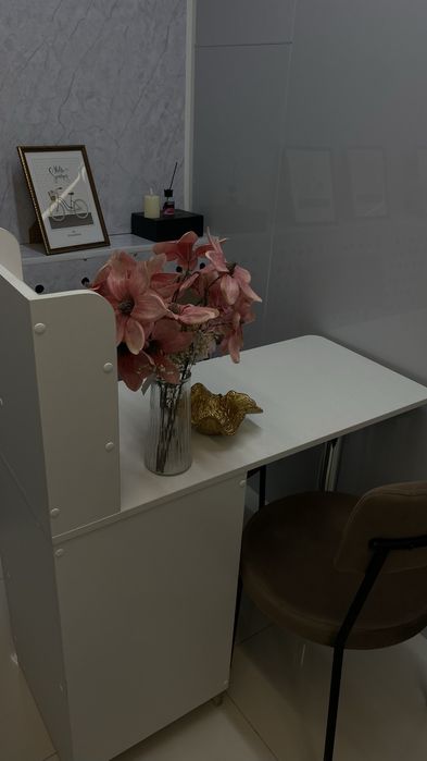 Сдается в аренду маникюрный стол