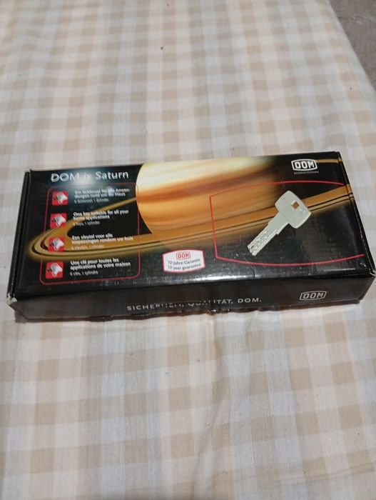 Set de 2 buc butuc de yală cu 3 chei marca Dom ix original