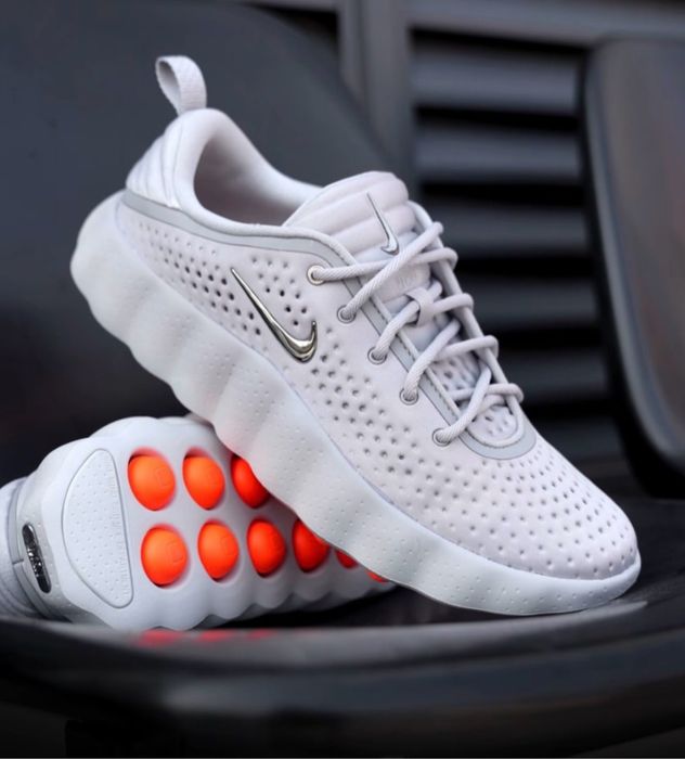 Кроссовки Nike Mind 002