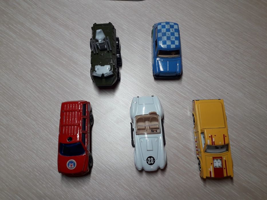 Продам детские машинки