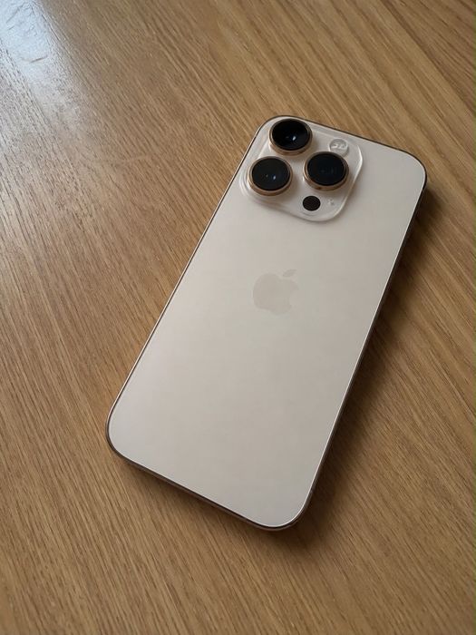 Iphone 16 pro auriu