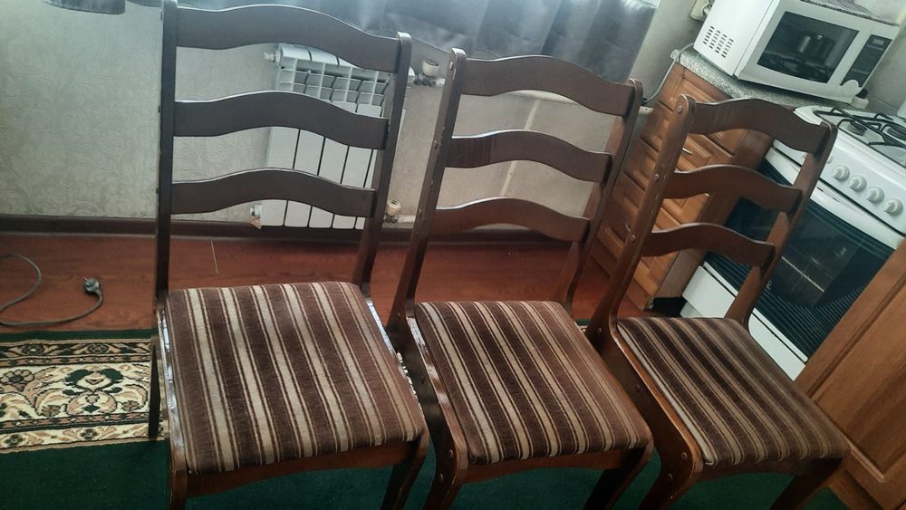 Стулья деревянные 6 штук