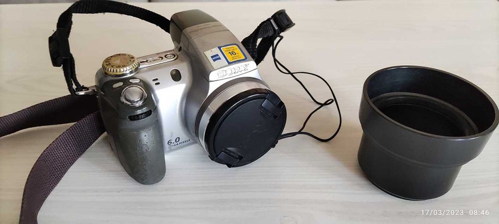 Aparat foto digital Sony Cybershot DSC-H2