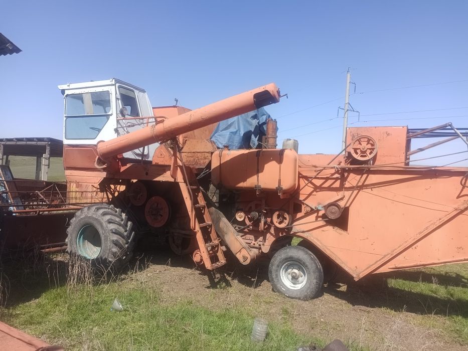 Продам комбайн нива