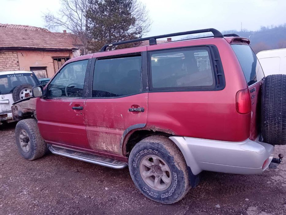 Nissan Terrano на части